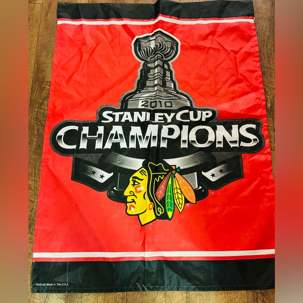 Wincraft Sports CHICAGO BLACKHAWKS NHL 2010 STANLEY CUP CHAMPIONS BANNER 36"x26"